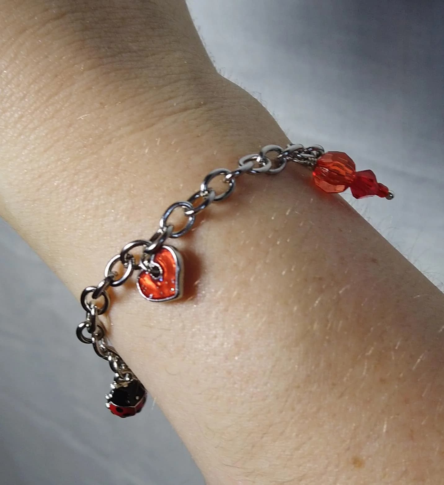 Bracelet Red Charms 🐞 (pièce unique) — photo 3